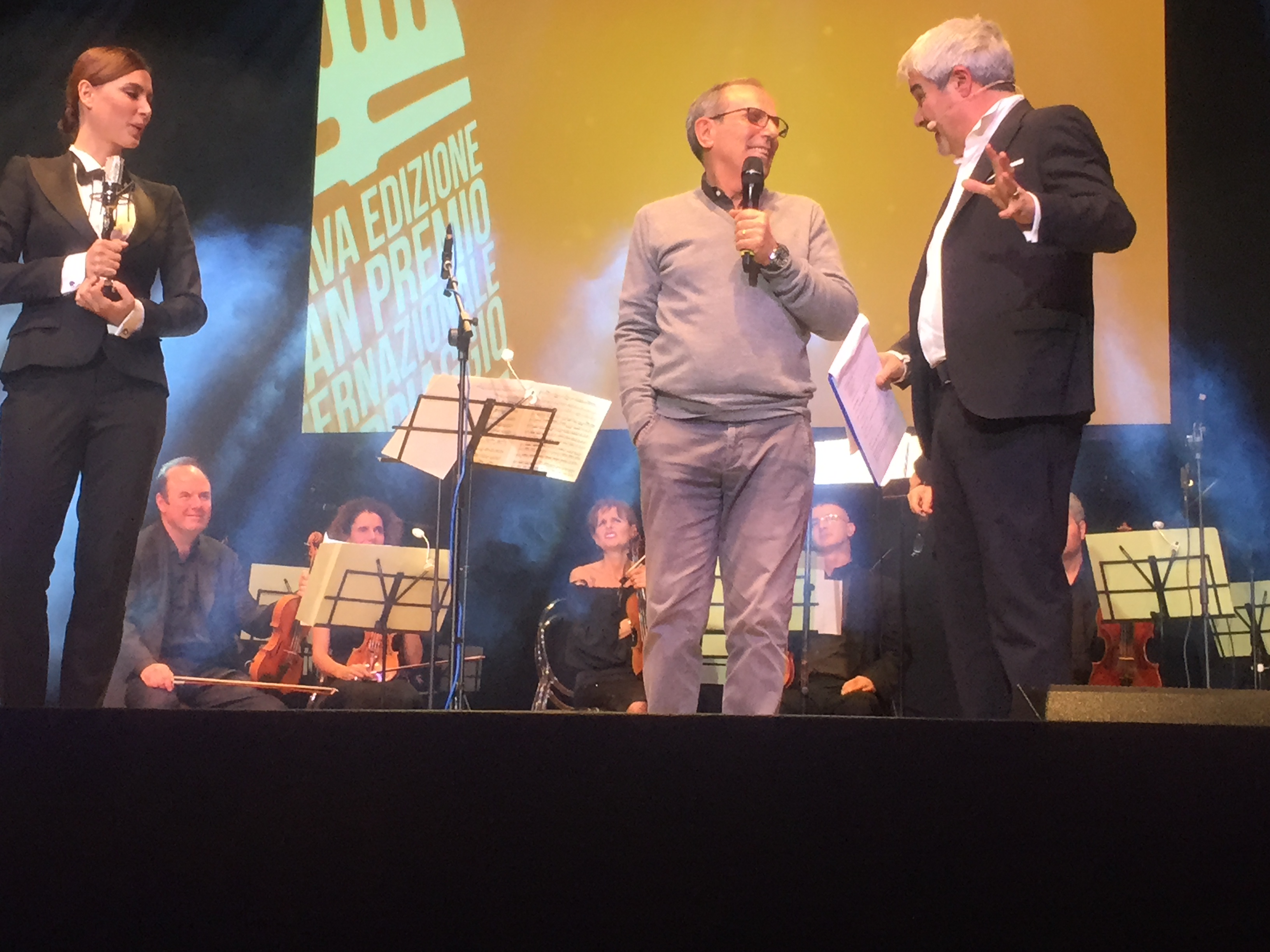 Sandro Acerbo, direttore de "Il Trono di Spade" (Miglior Serie Tv), con Catrinel Marlon e Pino Insegno 2
