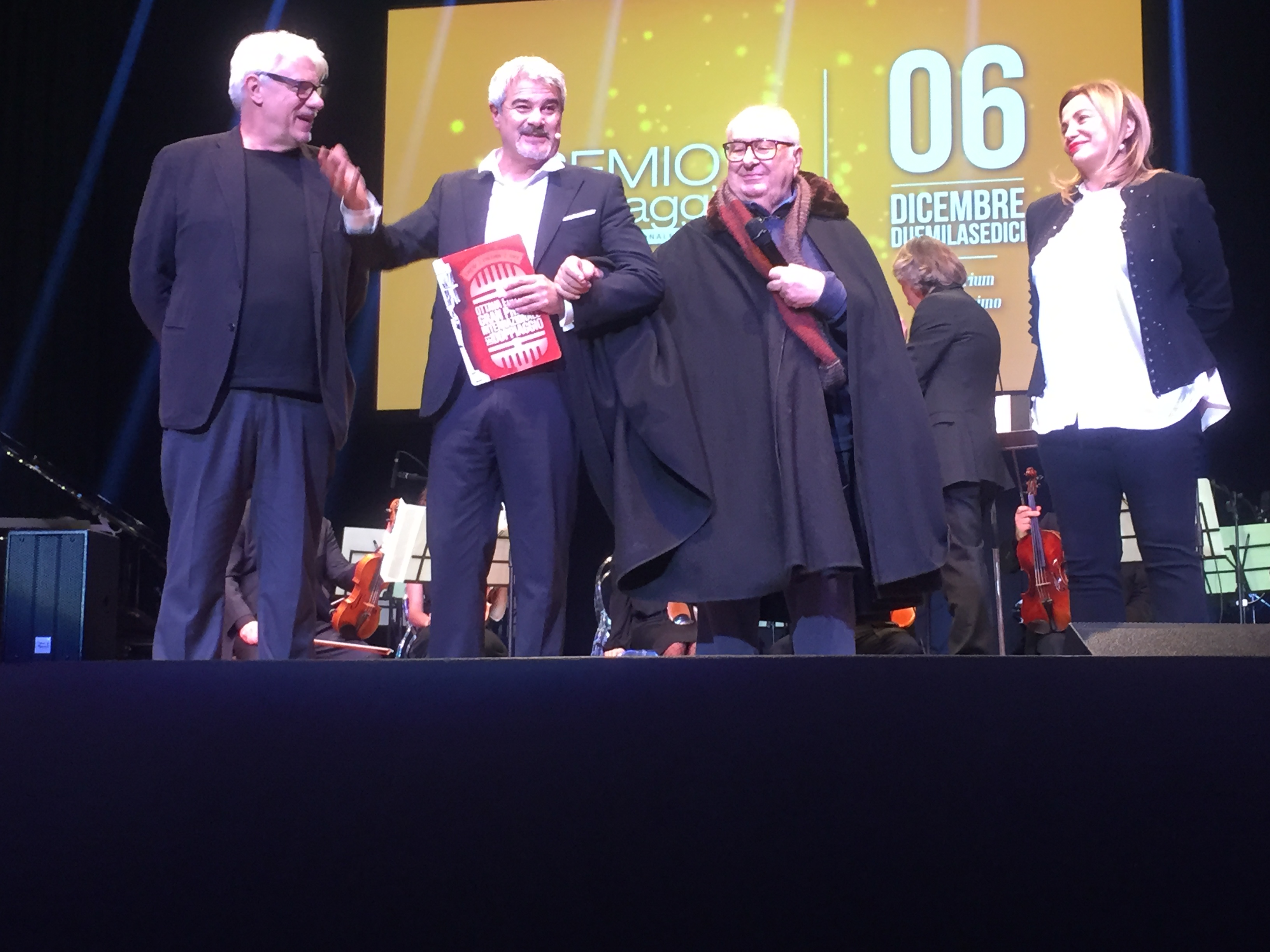 Elio Pandolfi, Premio alla carriera, con Ricky Tognazzi, Simona Izzo e Pino Insegno 1