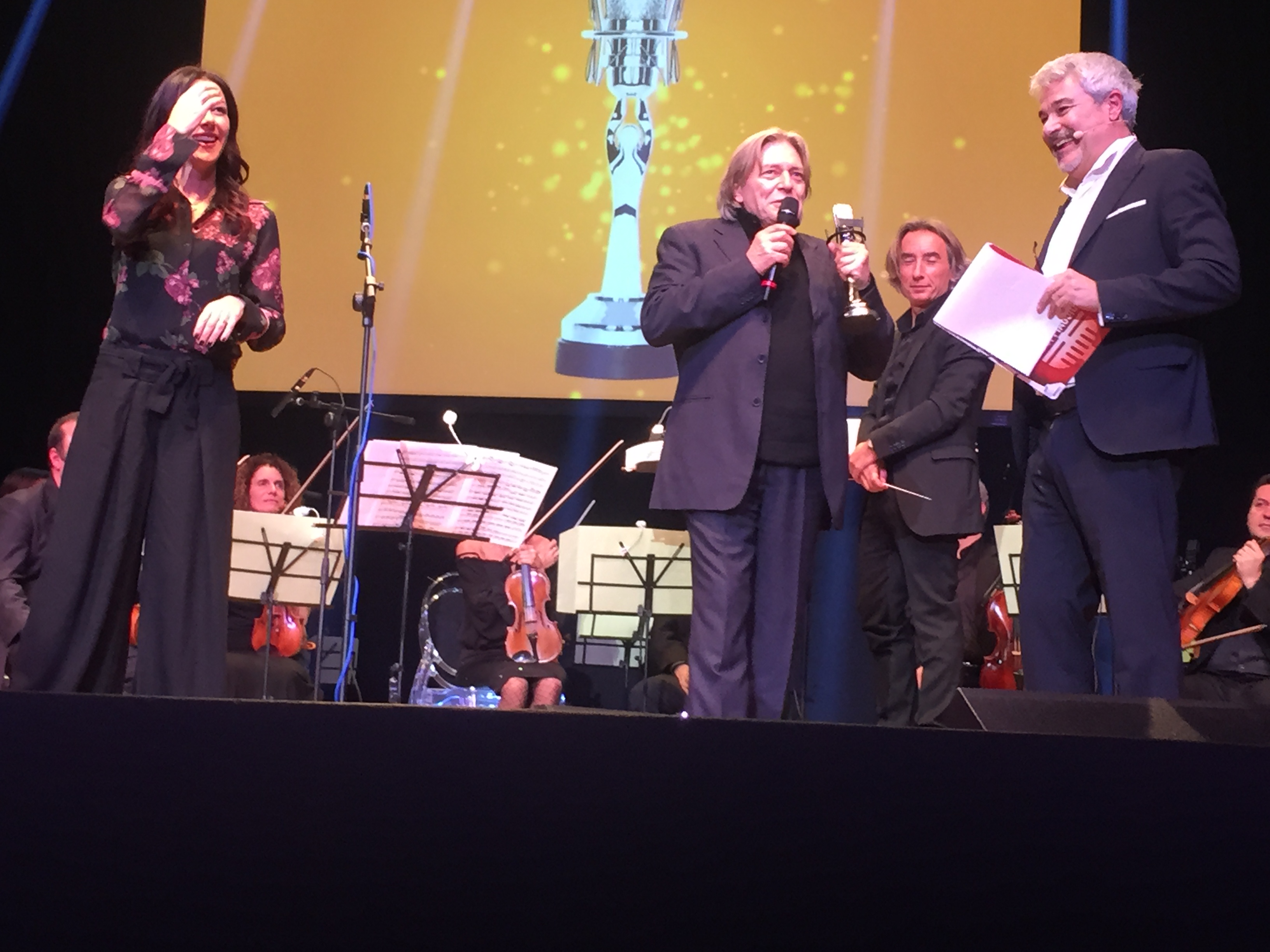 Kaira Tomaselli e Pino Insegno con Rodolfo Bianchi, premiato per la migliore direzione del doppiaggio ("The Hateful Eight")