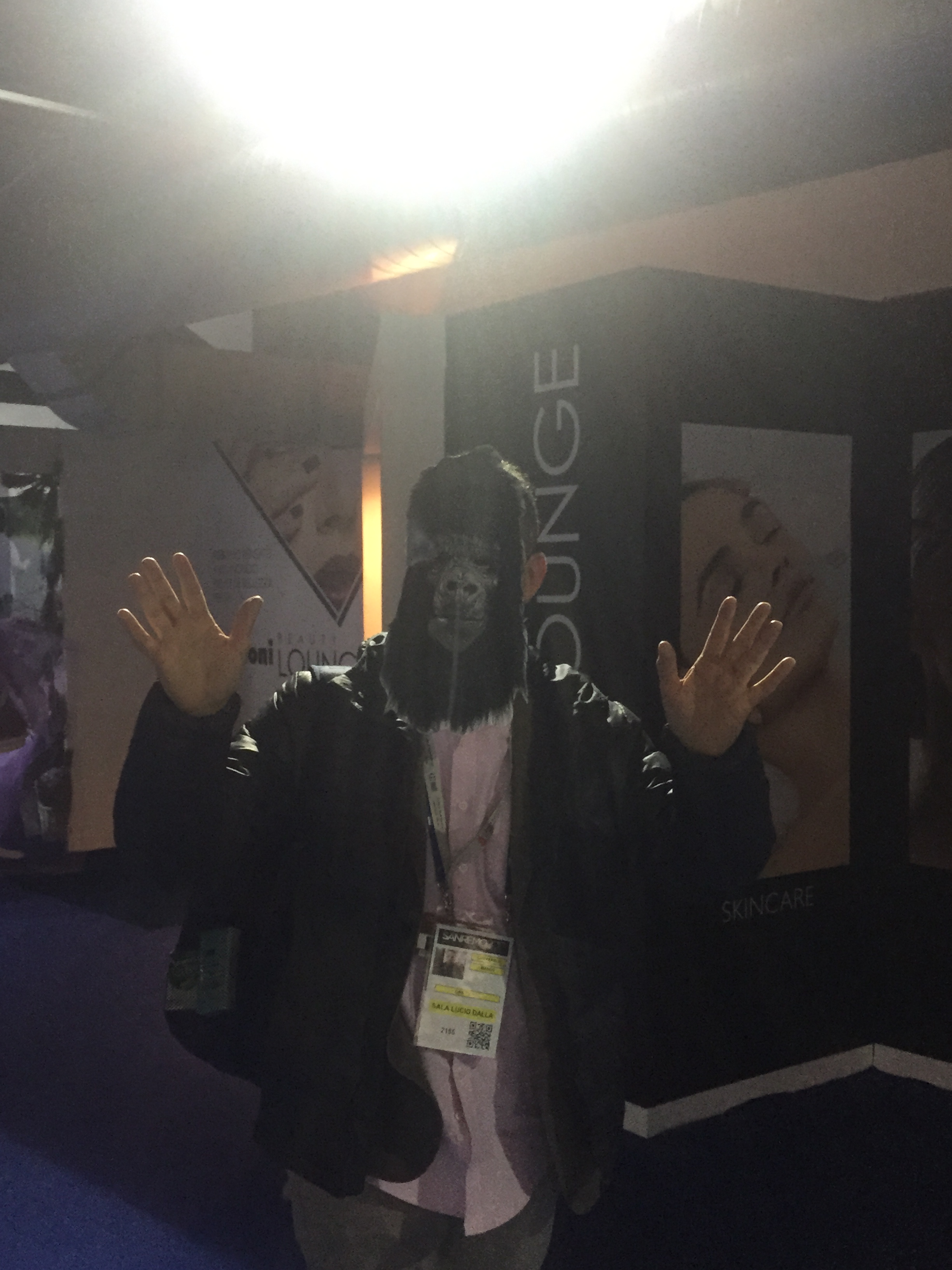 Giornalista con la maschera di Gabbani