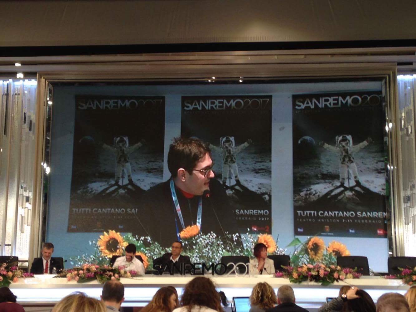 Domanda a Carlo Conti dal Palafiori durante la conferenza stampa dell'ultimo giorno