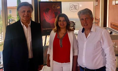 In foto da sinistra Sergio Bonomo (Presidente Ciak Scuola Film Fest), Maria Guardia Pappalardo (Amministratrice delegata Videobank s.p.a.) e Lino Chiechio (General manager Videobank s.p.a.).