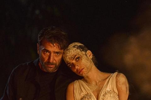 Adriano Giannini ed Elodie in una scena del film