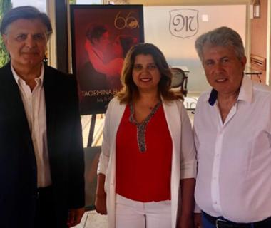 In foto da sinistra Sergio Bonomo (Presidente Ciak Scuola Film Fest), Maria Guardia Pappalardo (Amministratrice delegata Videobank s.p.a.) e Lino Chiechio (General manager Videobank s.p.a.).  